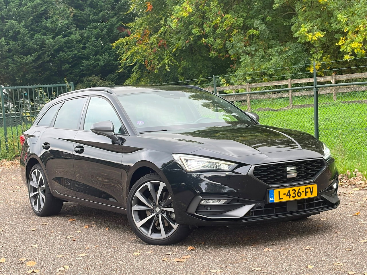 SEAT Leon Sportstourer - 1.4 TSI eHybrid PHEV FR /BTW/Pano/Navi/Trekhaak/ - AutoWereld.nl