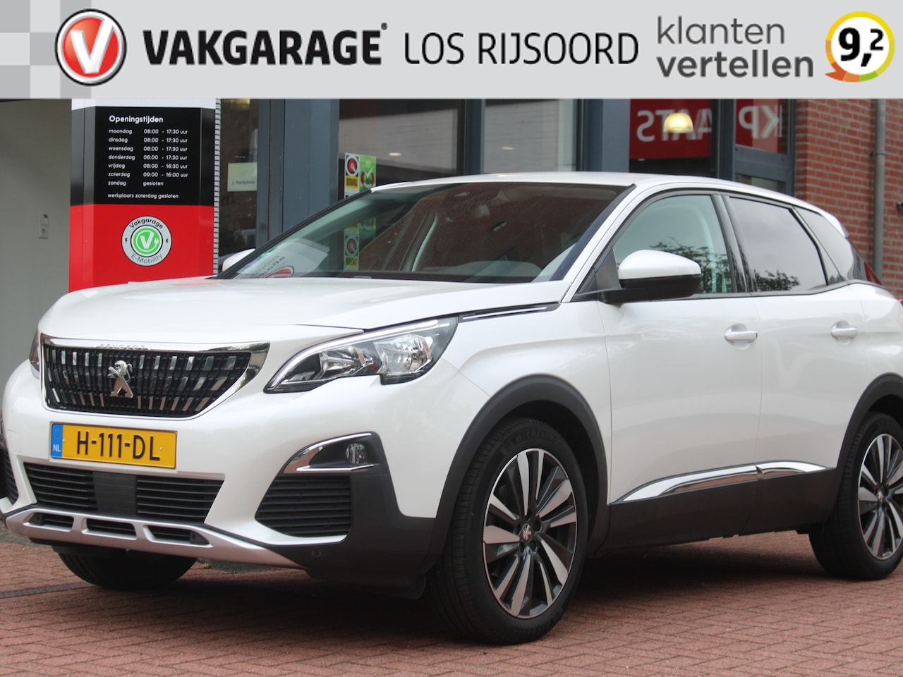 Peugeot 3008 - 1.2 PureTech Aut. *Allure* Aut, | Carplay | Camera | Cruise & Climate Control | PDC | Priv - AutoWereld.nl