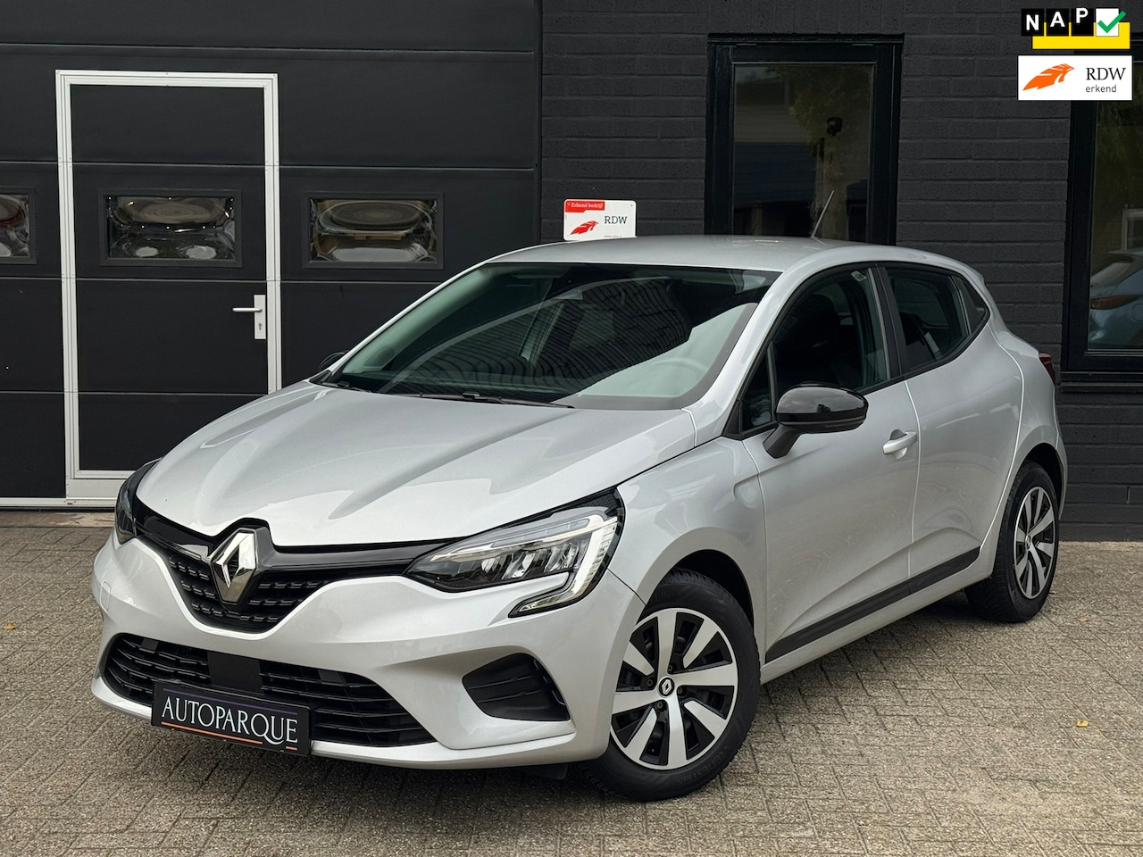 Renault Clio - 1.0 TCe 90 Equilibre - Origineel NL - Carplay - Cruise - AutoWereld.nl