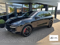 Porsche Cayenne - 4.8 Turbo