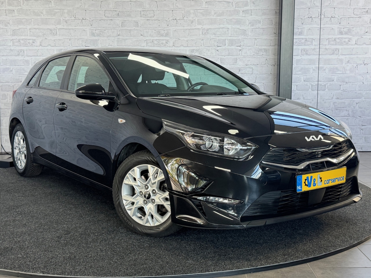 Kia Cee'd - Ceed 1.0 T-GDi DynamicPlusLine CarPlay Camera Stoel-Stuur verwarming Trekhaak - AutoWereld.nl