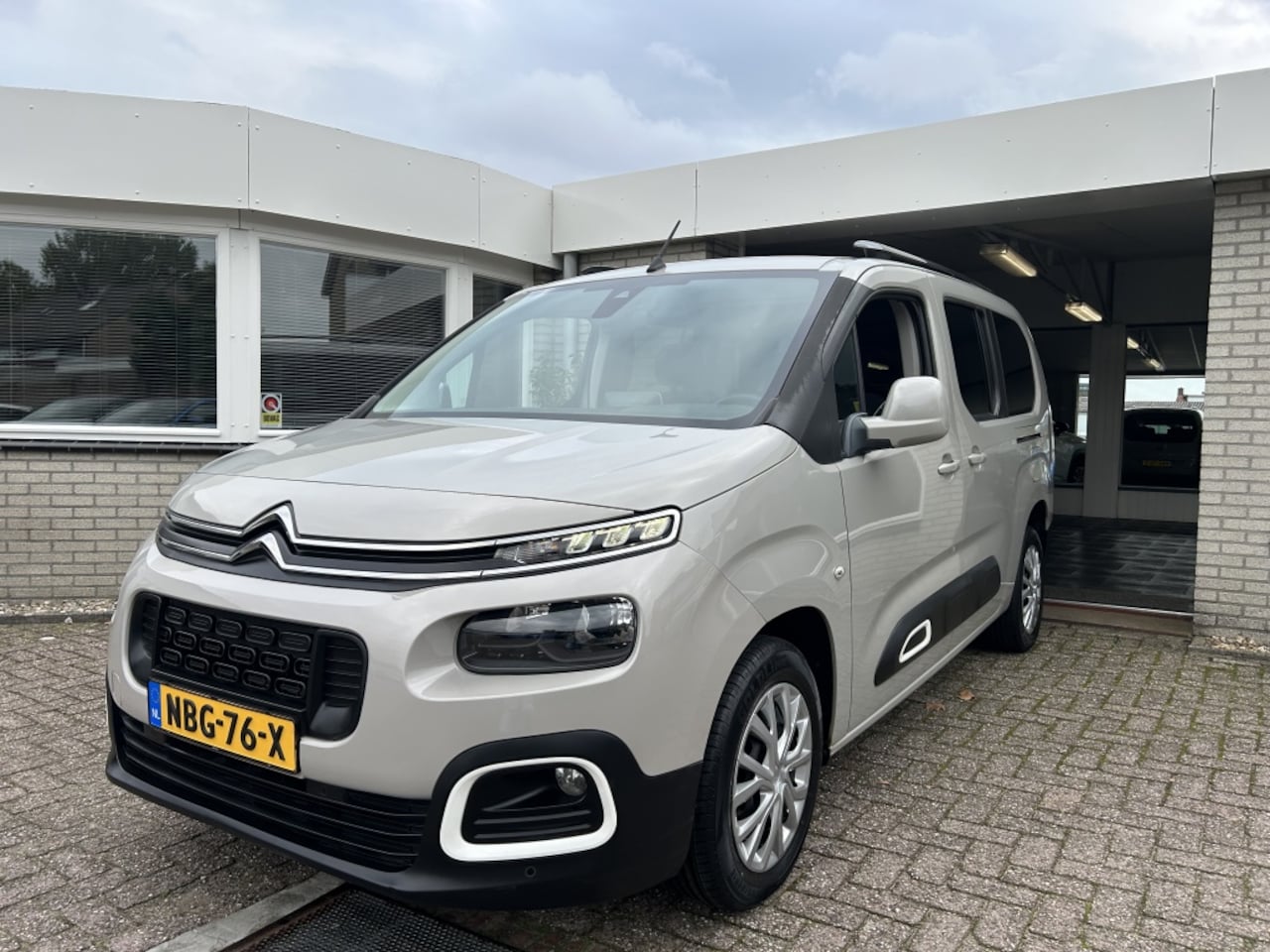 Citroën Berlingo XL - 1.2 110PK Feel 7Stoelen Navi - AutoWereld.nl