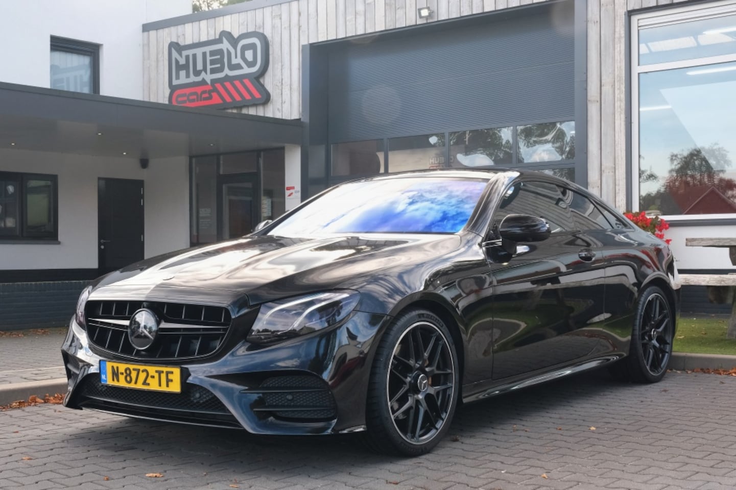 Mercedes-Benz E-klasse Coupé - 200 AMG-Line Edition 1 Pano, Burmester, Sfeerverlichting! - AutoWereld.nl