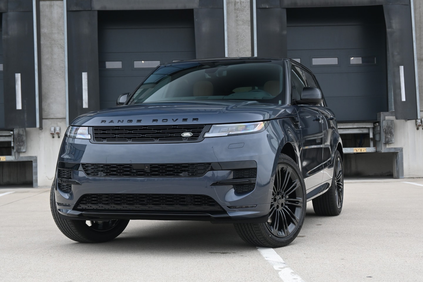 Land Rover Range Rover Sport - 3.0 P460e Momentum Edition - AutoWereld.nl