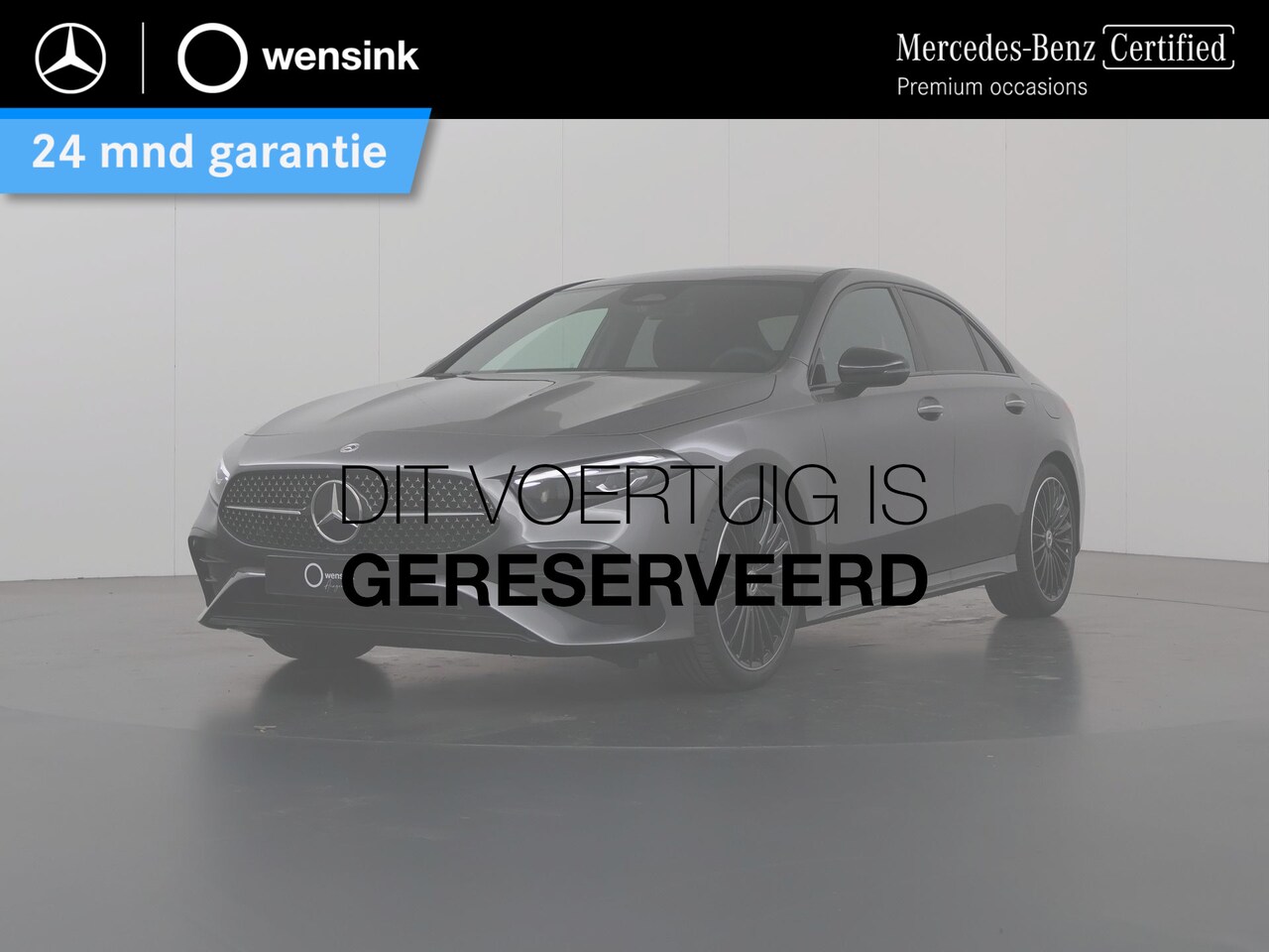 Mercedes-Benz A-klasse - 180 Star Edition AMG Line | Night | Multispaaks velgen | Panoramasdak | Achteruitrijcamera - AutoWereld.nl