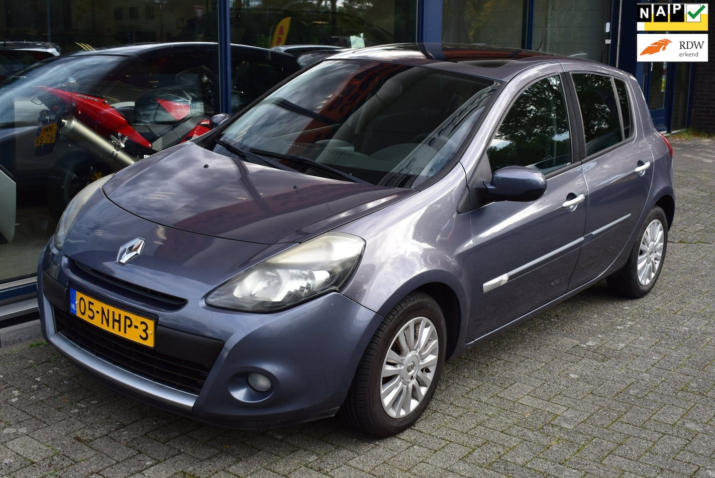 Renault Clio - 1.2 TCe Collection|Lage KM-stand|Airco|Panoramadak - AutoWereld.nl