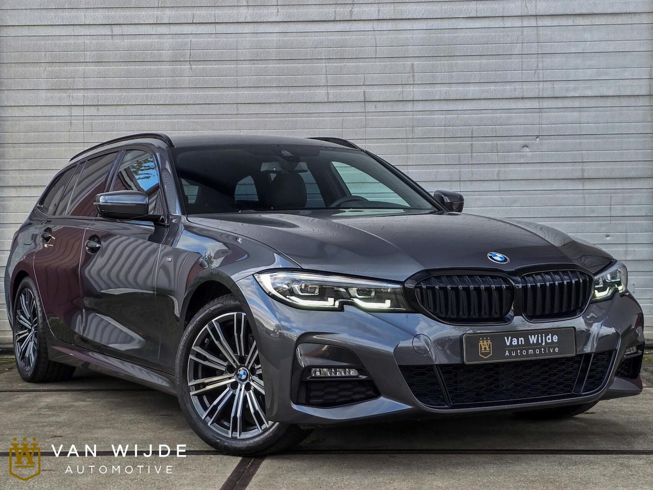 BMW 3-serie Touring - 318i High Executive Edition 318i High Executive Edition - AutoWereld.nl
