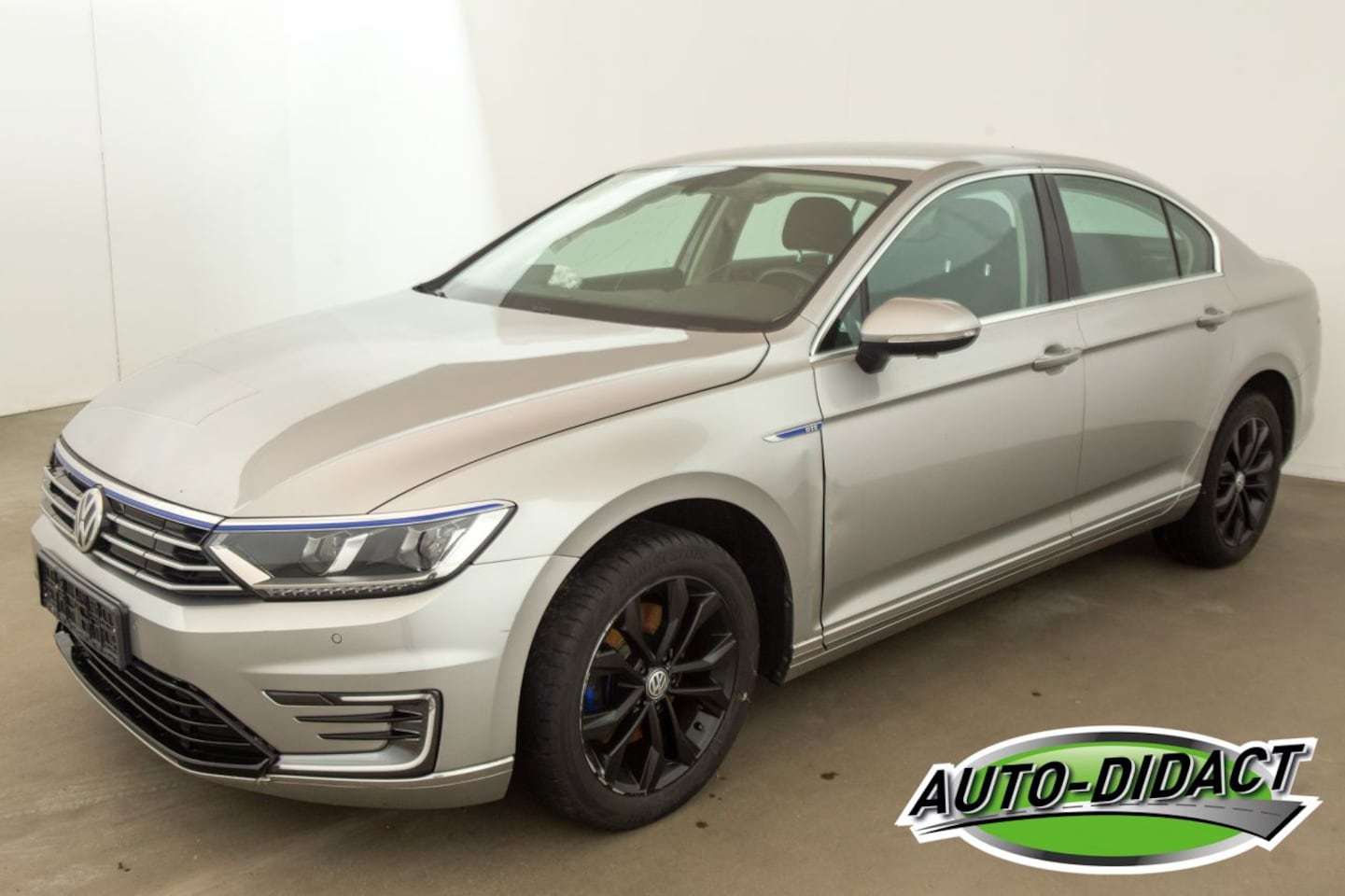 Volkswagen Passat - 1.4 TSI GTE Automaat Navi Clima - AutoWereld.nl