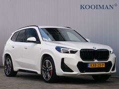 BMW X1 - xDrive25e M-Sport Pro 245 Pk Automaat Navi / DAB / Apple Carplay / Camera's / Stoelverwarm