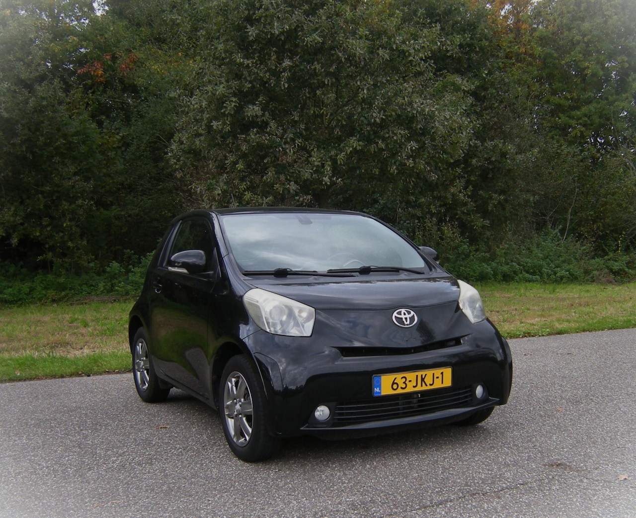 Toyota iQ - 1.0 VVTi Aspiration . 3 Deurs . AUTOMAAT . Airco . LMV . enz - AutoWereld.nl