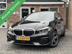 BMW 1-serie - 118i M Sport Business|Leer|Parkeersensor V/A|Camera|Stoelverwarming