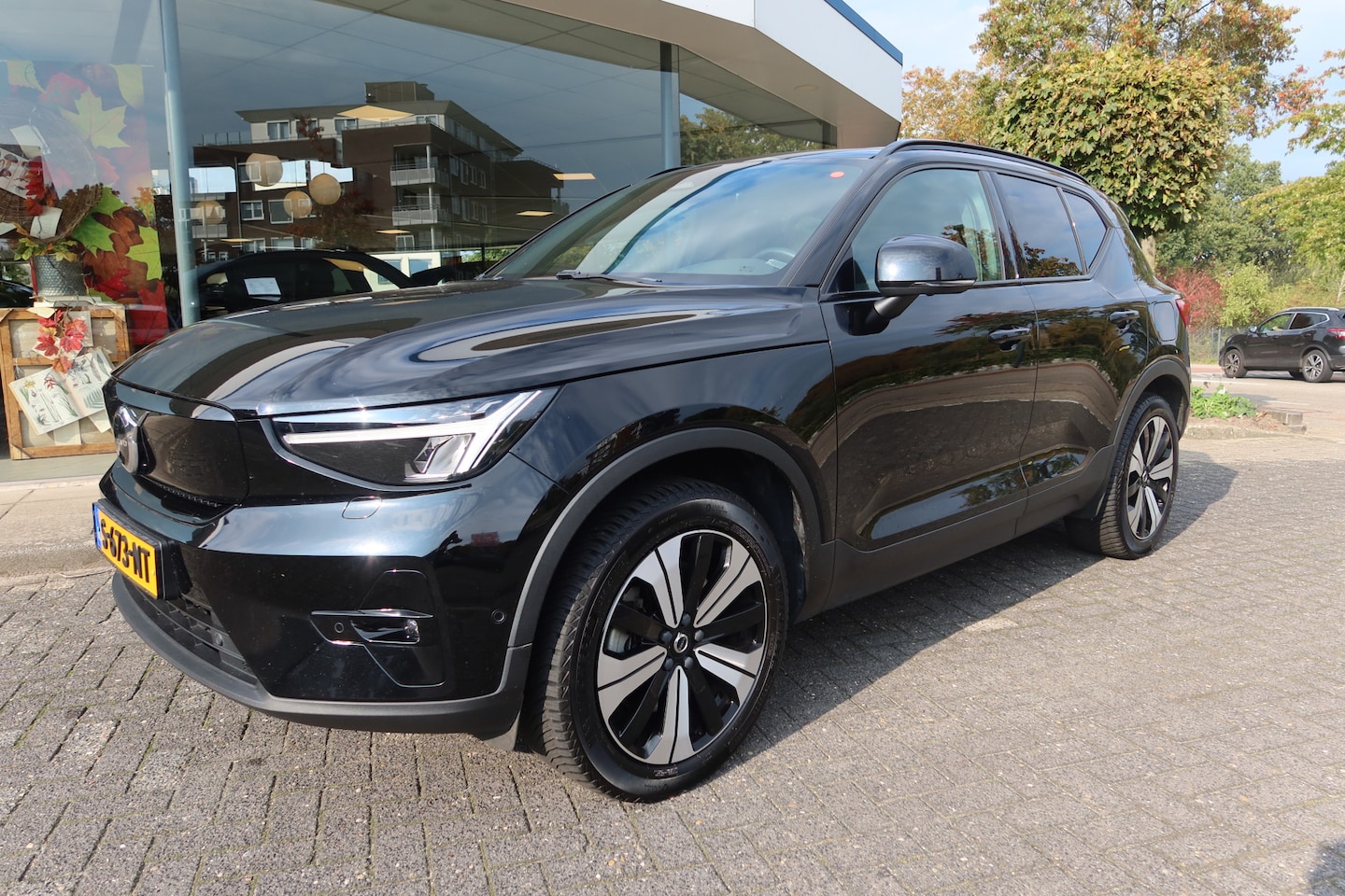 Volvo XC40 - Recharge Ultimate 70 kWh I SoH 93.5% I Pano I Trekhaak I All-Season - AutoWereld.nl