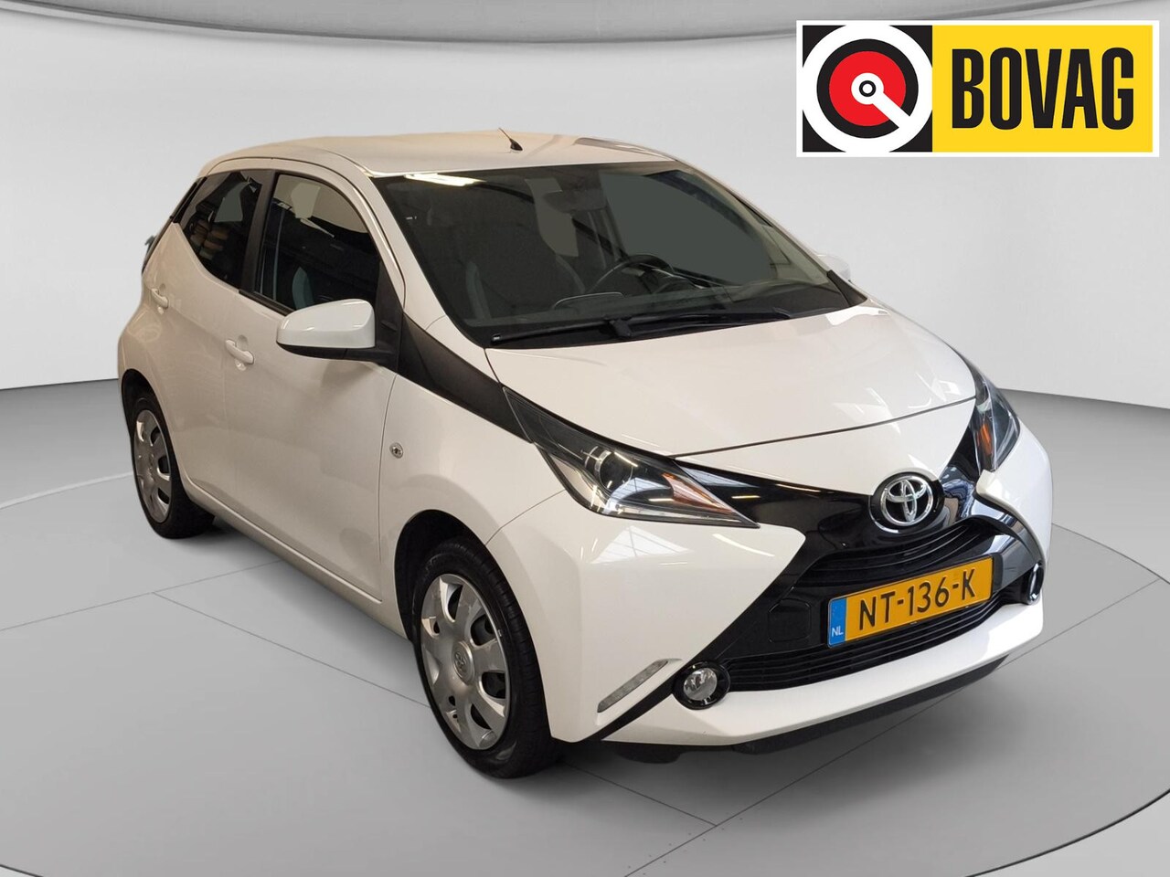 Toyota Aygo - 1.0 VVT-i x-play Navi| Airco| Camera - AutoWereld.nl