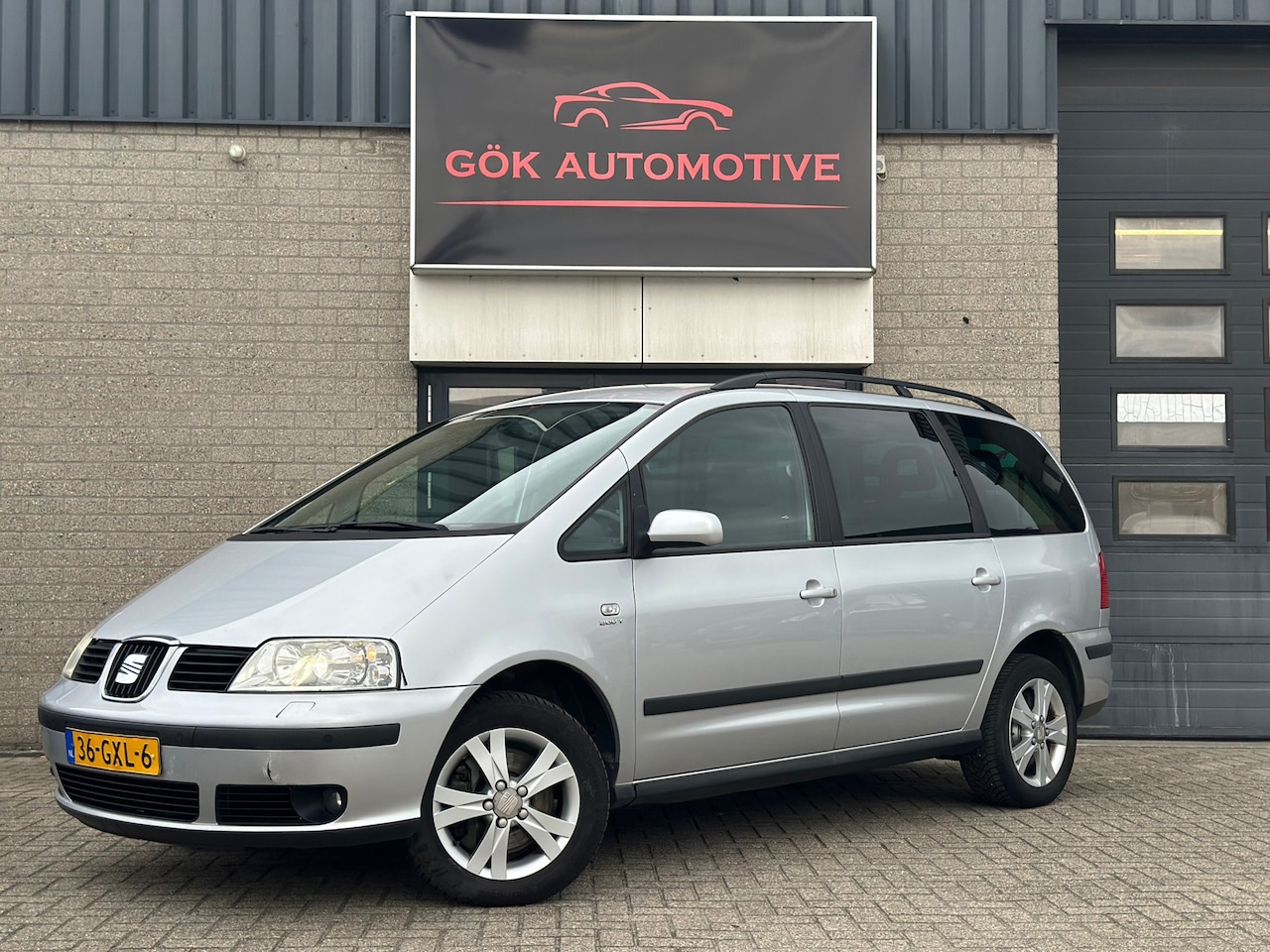 SEAT Alhambra - 1.8-20VT Stylance / Automaat / Clima / Xenon / 7 Zits / Cruise Control / PDC - AutoWereld.nl
