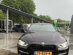 BMW 3-serie - 320i Upgrade Edition 2012 Automaat