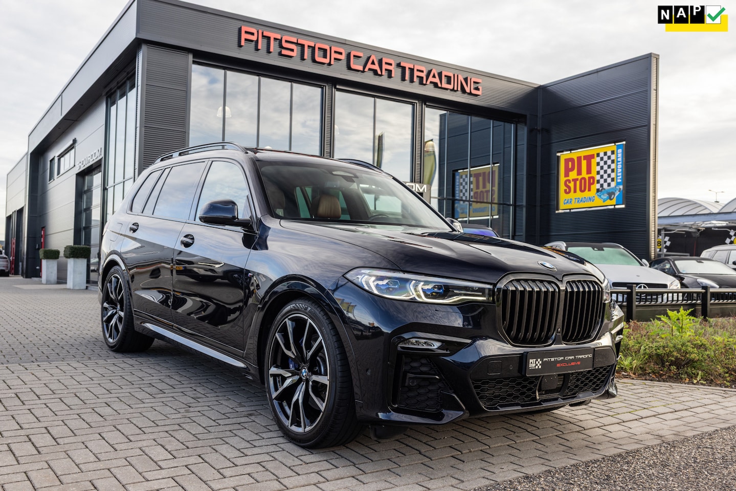 BMW X7 - XDrive40i 6p. M-Sport, Adaptive Cruise, Ventilatie, H&K Audio, Pano, Memory - AutoWereld.nl