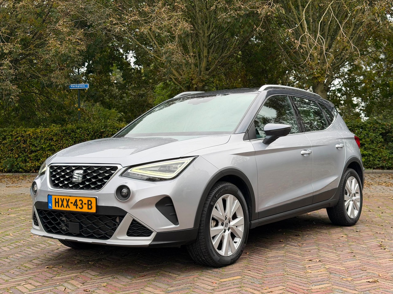 SEAT Arona - 1.0 TSI Xperience Business Connect Automaat, CarPlay, Clima, Sfeerverlichting - AutoWereld.nl