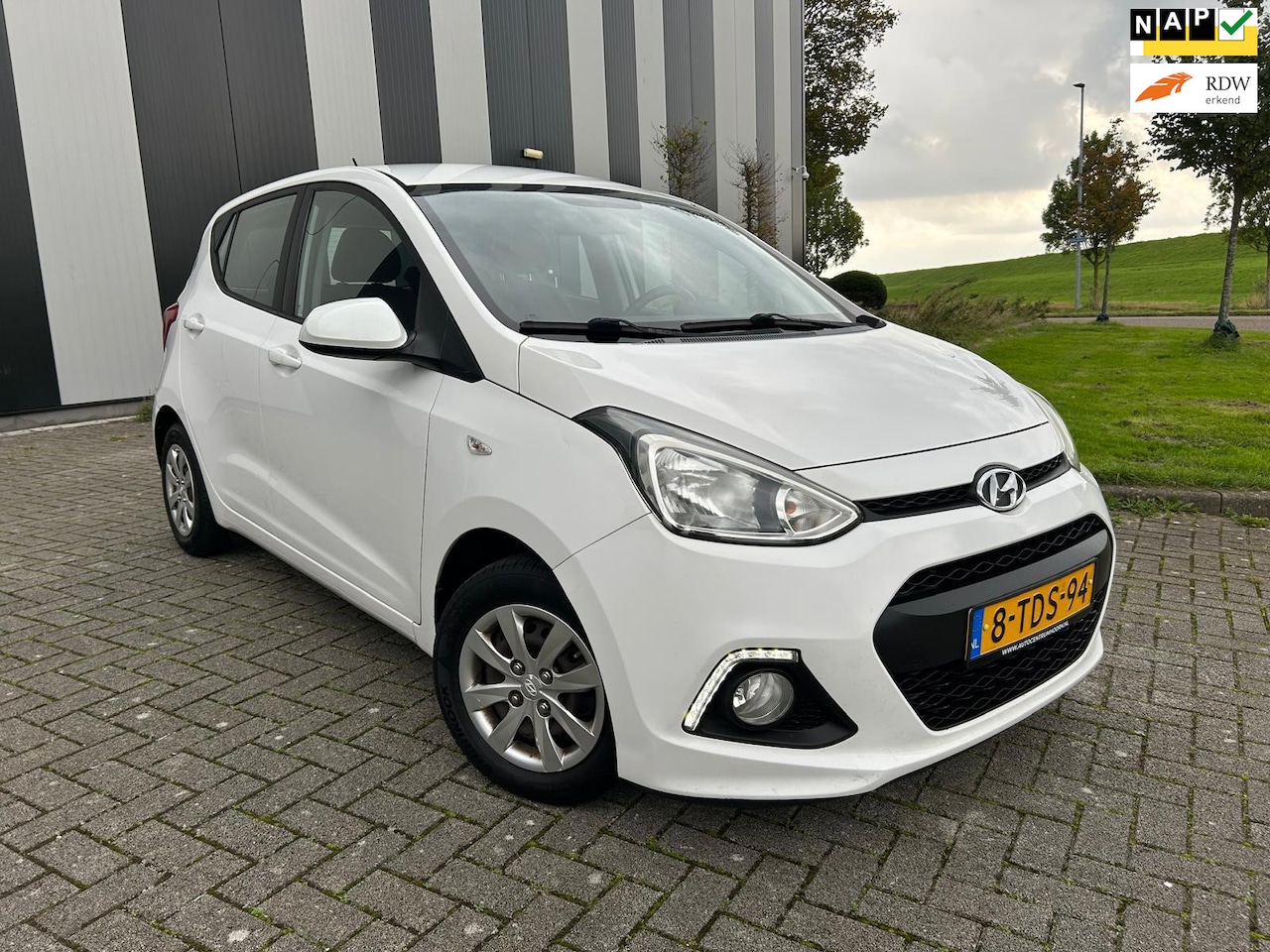 Hyundai i10 - 1.0i i-Motion Comfort Plus Nw APK-Clima-Led-Elekpakket - AutoWereld.nl