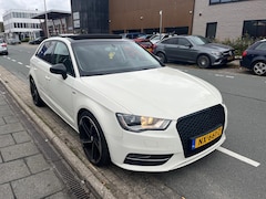 Audi A3 Sportback - 2.0 TDI S-line Automaat Pano