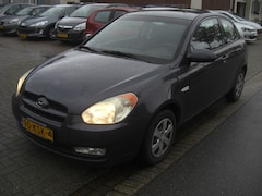 Hyundai Accent - exsport 1.4i Dynamic Joy