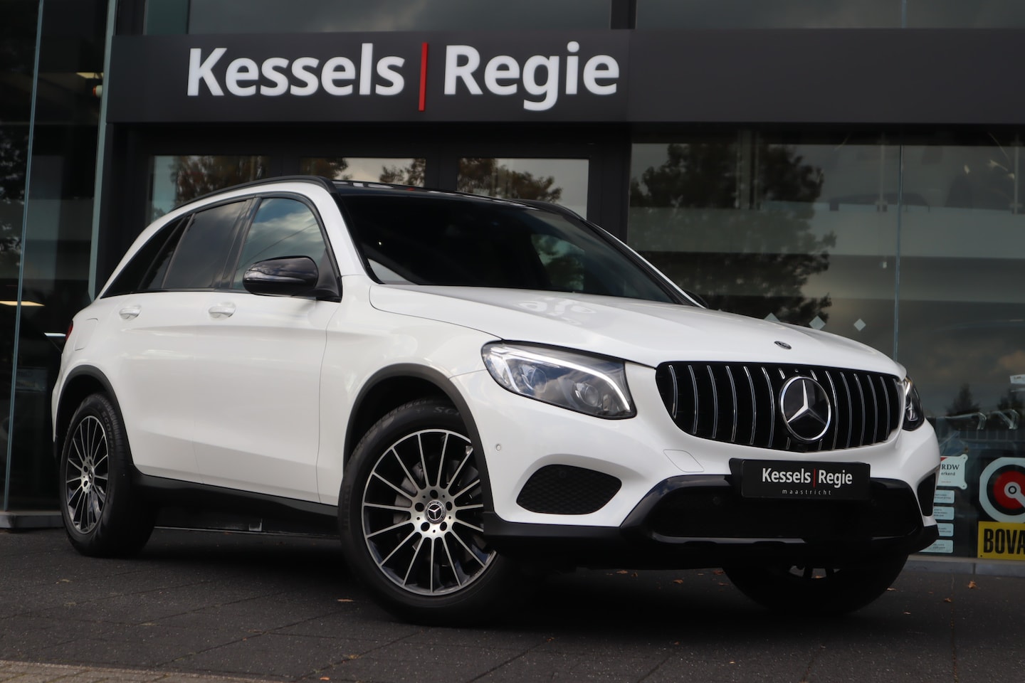 Mercedes-Benz GLC-klasse - 250 4MATIC Night | Pano | BLIS | Distronic | Camera - AutoWereld.nl