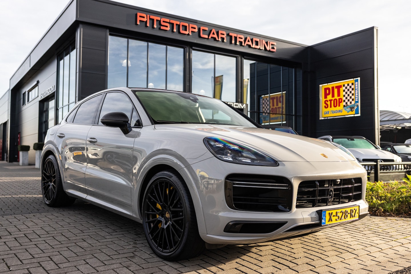 Porsche Cayenne Coupé - 4.0 Turbo S E-Hybrid, 680 PK, Sportchrono, *KRIJT* Burmester, Pano - AutoWereld.nl