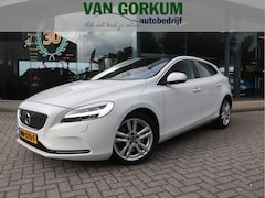 Volvo V40 - 1.5 T2 Inscription Automaat, leder, panodak, sportstoelen R-design uitgevoerd