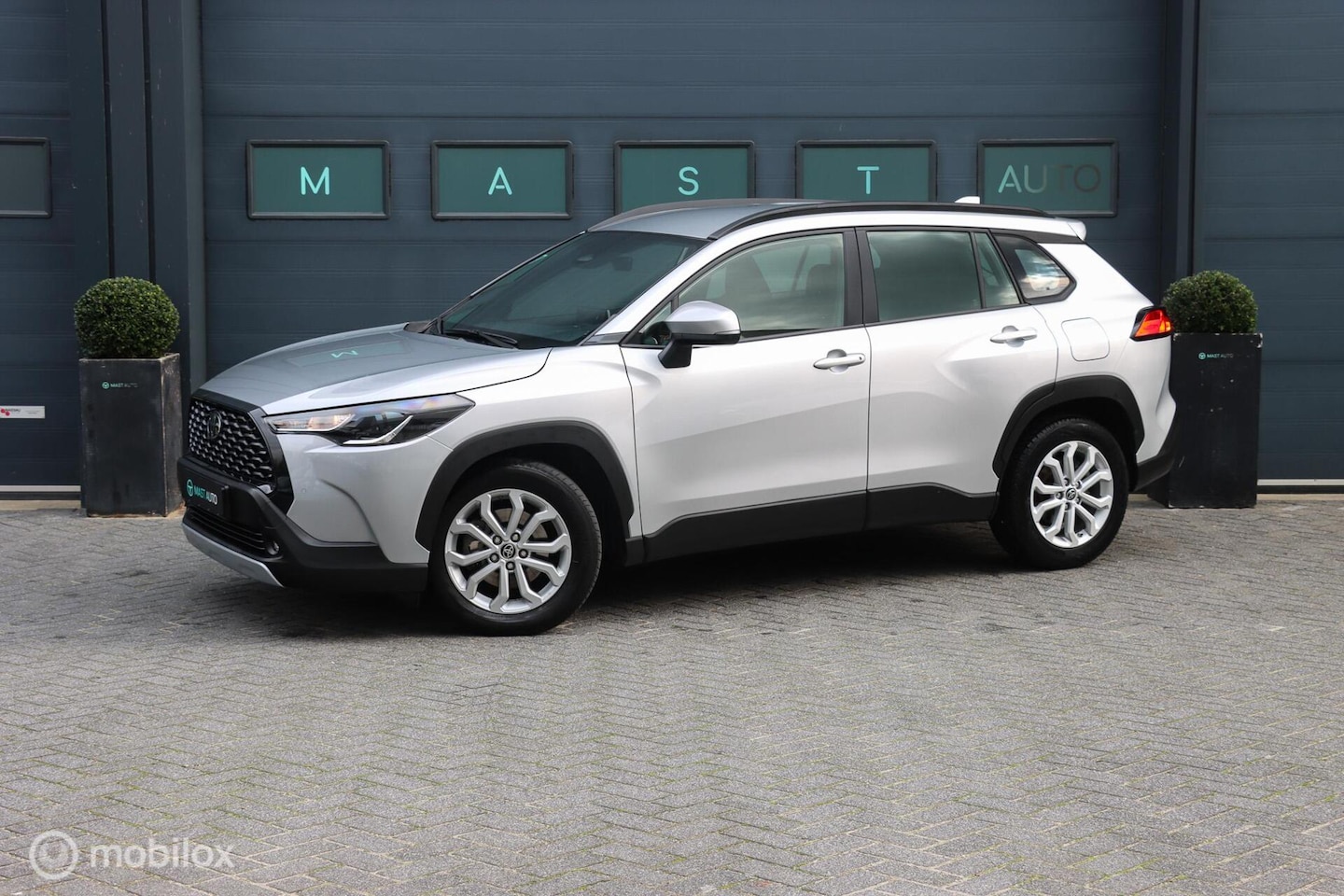 Toyota Corolla Cross - Hybrid 140 Active|AUT|ACC|CAMERA|SPORTSTOELEN - AutoWereld.nl