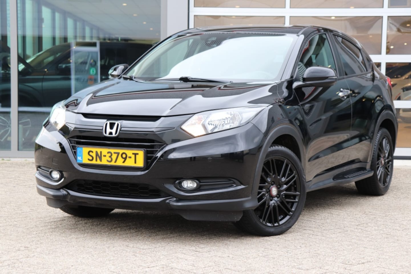 Honda HR-V - 1.5 i-VTEC 130pk CVT Elegance - AutoWereld.nl
