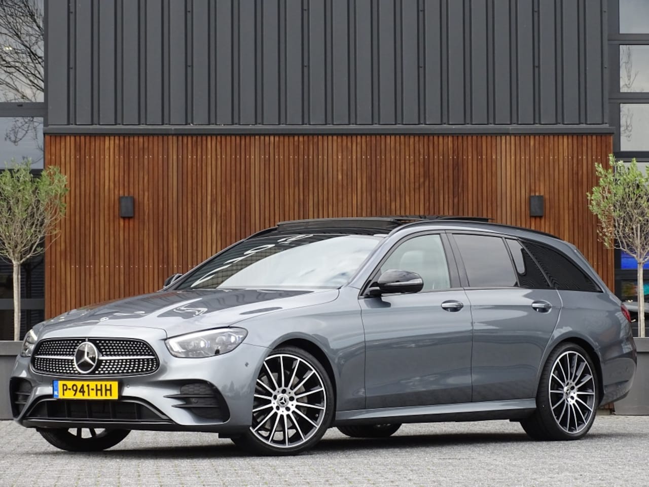 Mercedes-Benz E-klasse Estate - 200 automaat / AMG pakket / Burmester / 360° camera / LED - AutoWereld.nl