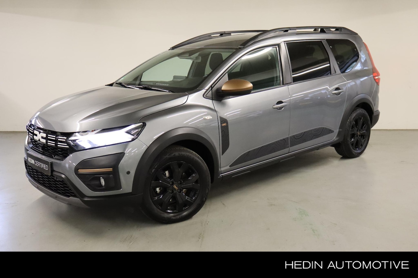 Dacia Jogger - Hybrid 140 Extreme 7p. | Automaat | MediaNav Multimedia | Camera | Parkeersensoren | Stoel - AutoWereld.nl