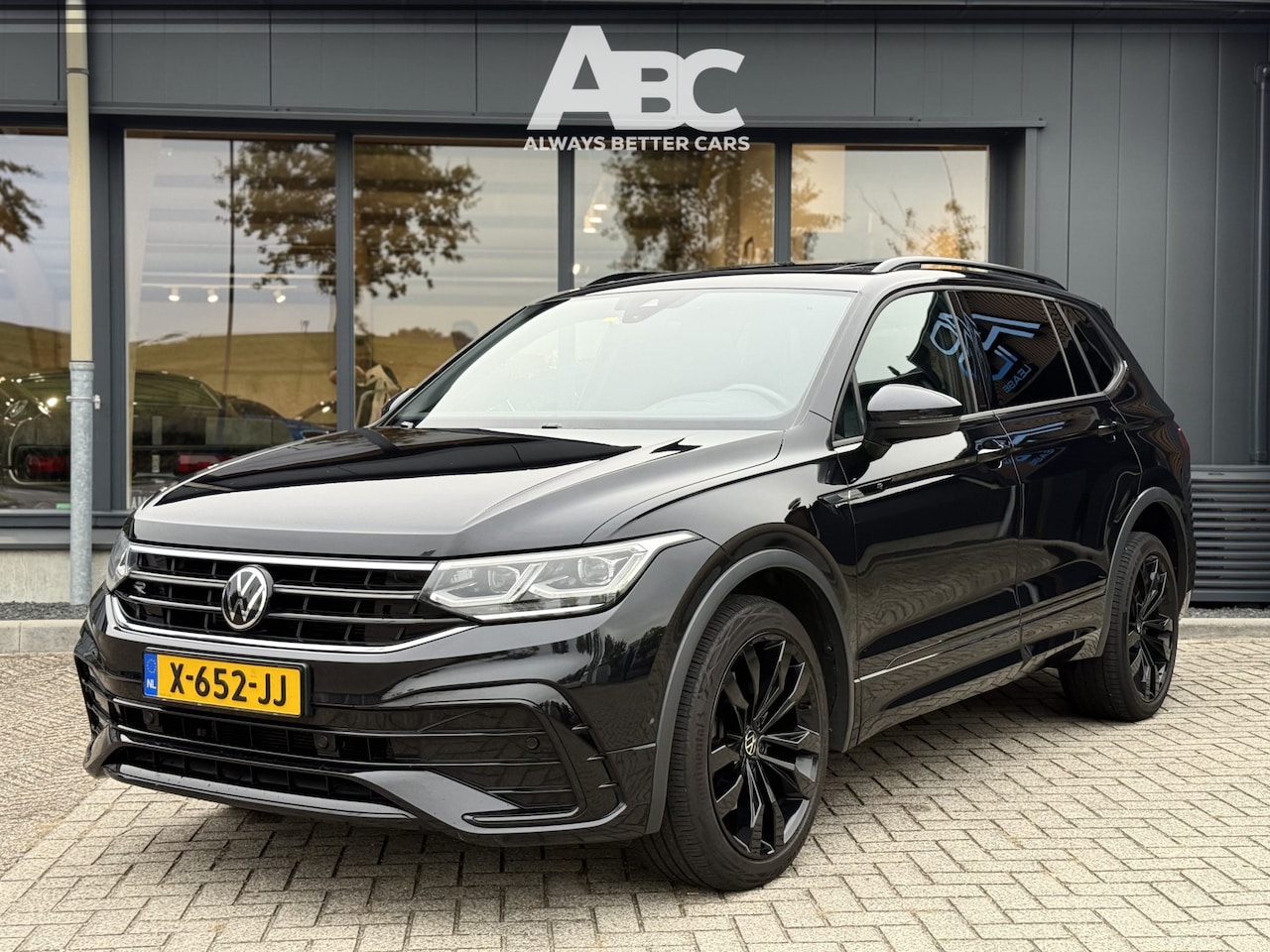 Volkswagen Tiguan Allspace - 2.0 TSI 4Motion Highline Business R 7p. BTW Pano ACC Sfeerverlichting Elektrische Trekhaak - AutoWereld.nl