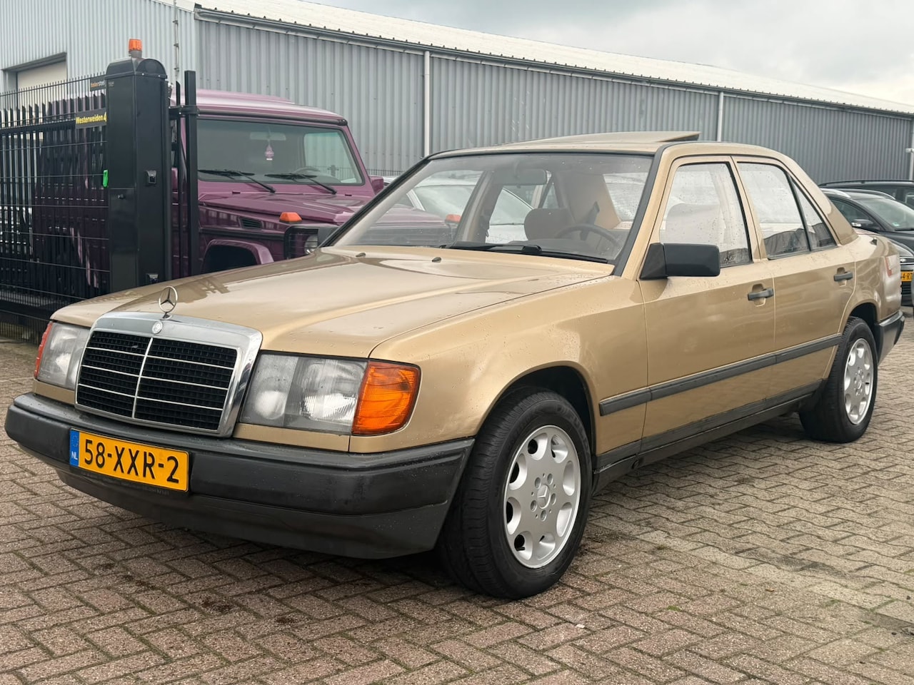 Mercedes-Benz 200-500 (W124) - 260E Belastingvrij 6-Cilinder Schuifdak - AutoWereld.nl