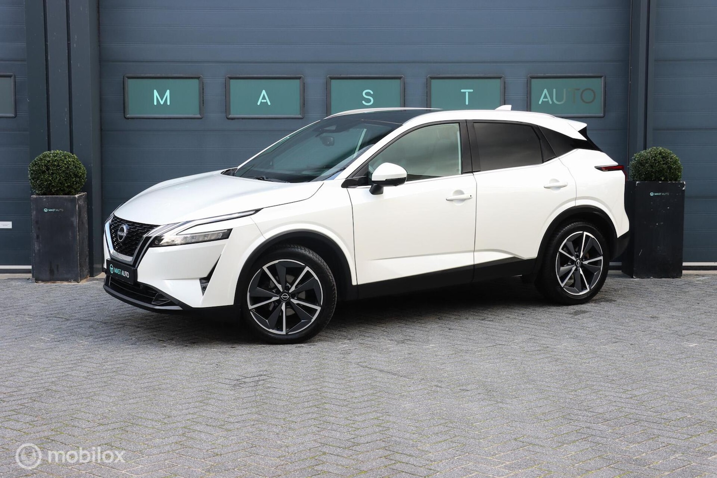 Nissan Qashqai - 1.3 MHEV Visia|PANO|HUD|CAMERA|ACC|KEYLESS - AutoWereld.nl