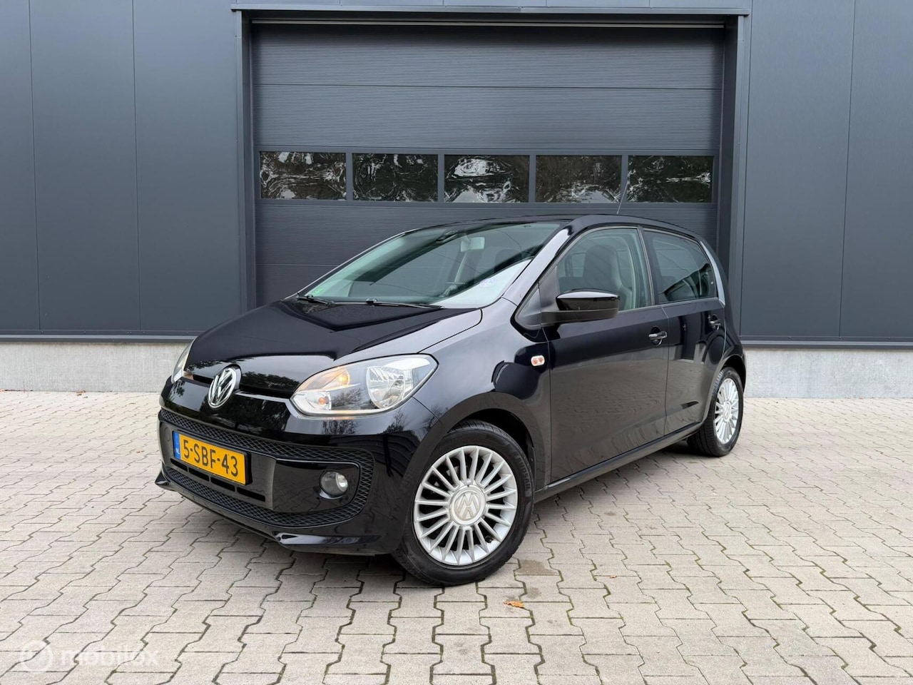 Volkswagen Up! - 1.0 high up! BlueMotion Cruise Navi Elek ram - AutoWereld.nl