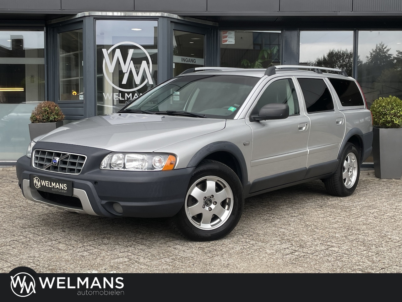 Volvo XC70 - 2.5T AWD Momentum Youngtimer l Org. NL l Leder l Carplay - AutoWereld.nl