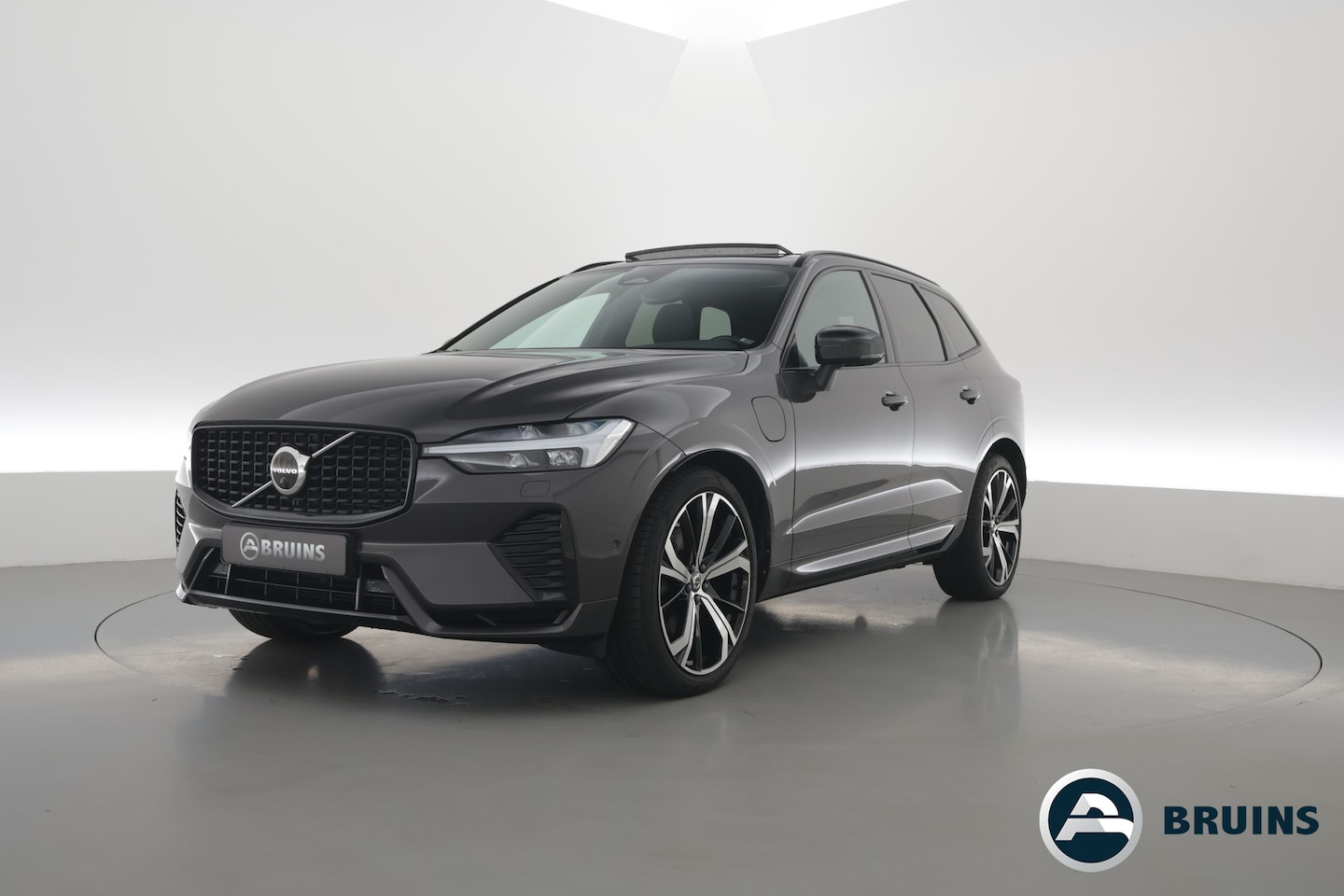 Volvo XC60 - 2.0 T8 Plug-in hybrid AWD Ultimate Dark | Luchtvering | 100% soh | 360 camera | 21 inch | - AutoWereld.nl