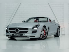 Mercedes-Benz SLS Roadster - 6.3 AMG l Rood Leder l Rode Cabrioletkap l Airscarf l