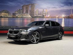 BMW 5-serie Touring - 520i |Panorama|HeadUp|Trekhaak|Crystal|Carbon|BTW