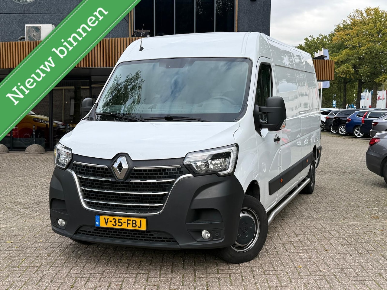 Renault Master - bestel T35 2.3 dCi 135 L3H2 Comfort|EXCL.BTW|Rijklaar!|Camera|PDC|3-Zits|Cruise - AutoWereld.nl