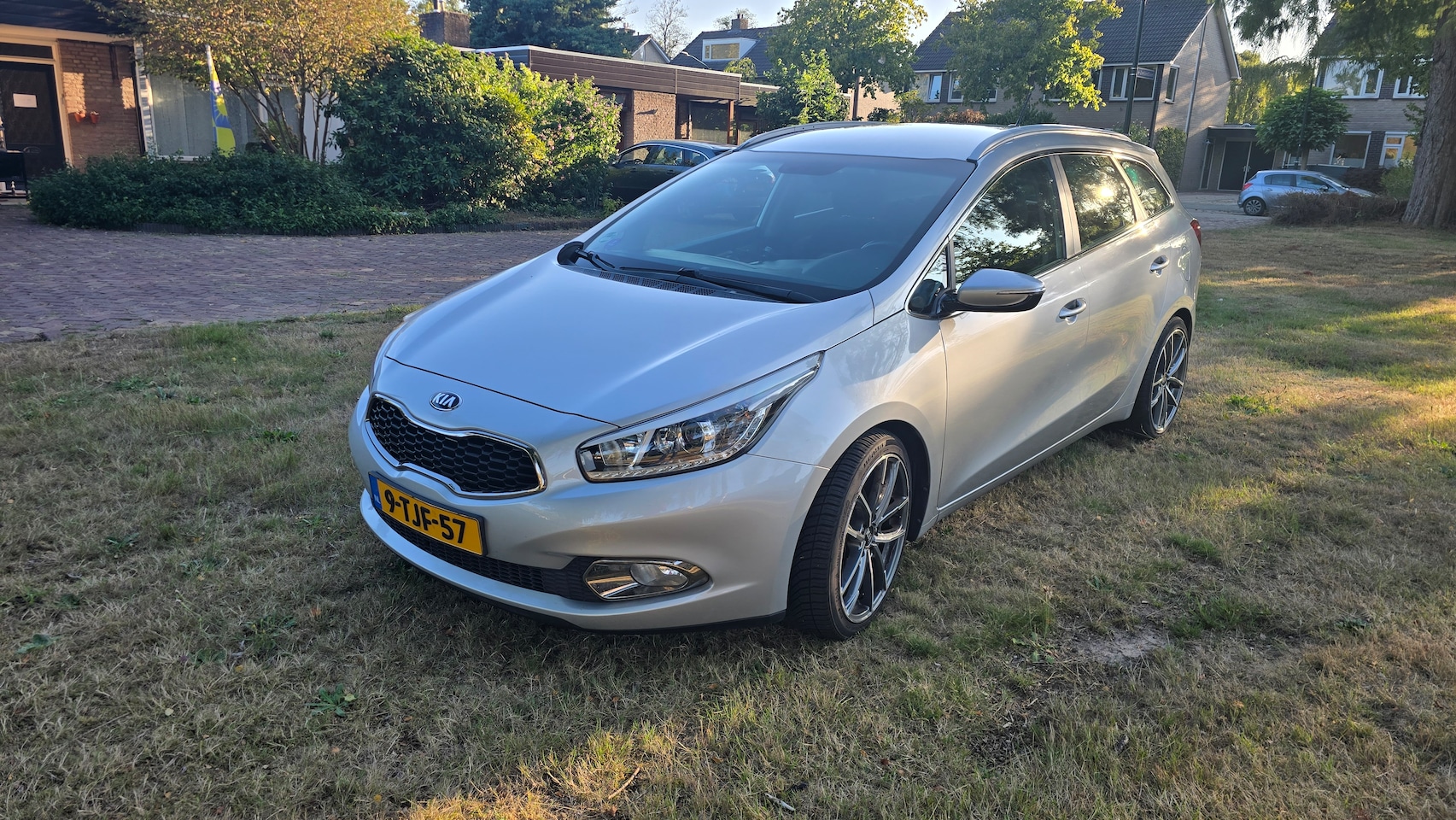 Kia Cee'd Sportswagon - 1.6 GDI Business Pack - AutoWereld.nl