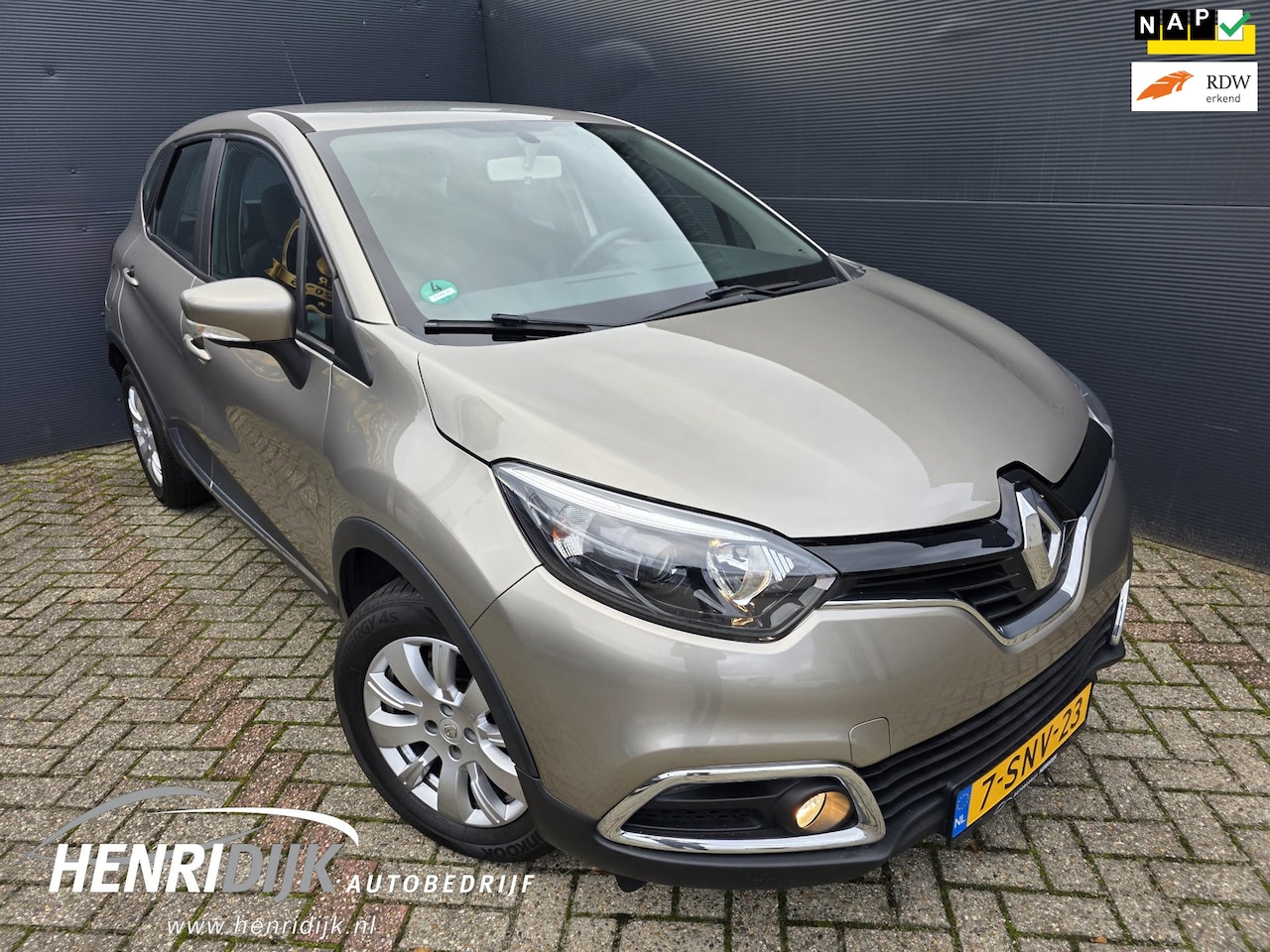 Renault Captur - 0.9 TCe Expression AC / Cruise / Navi / PDC - AutoWereld.nl