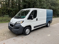 Peugeot Boxer - 330 2.0 BlueHDI L2H1 Pro