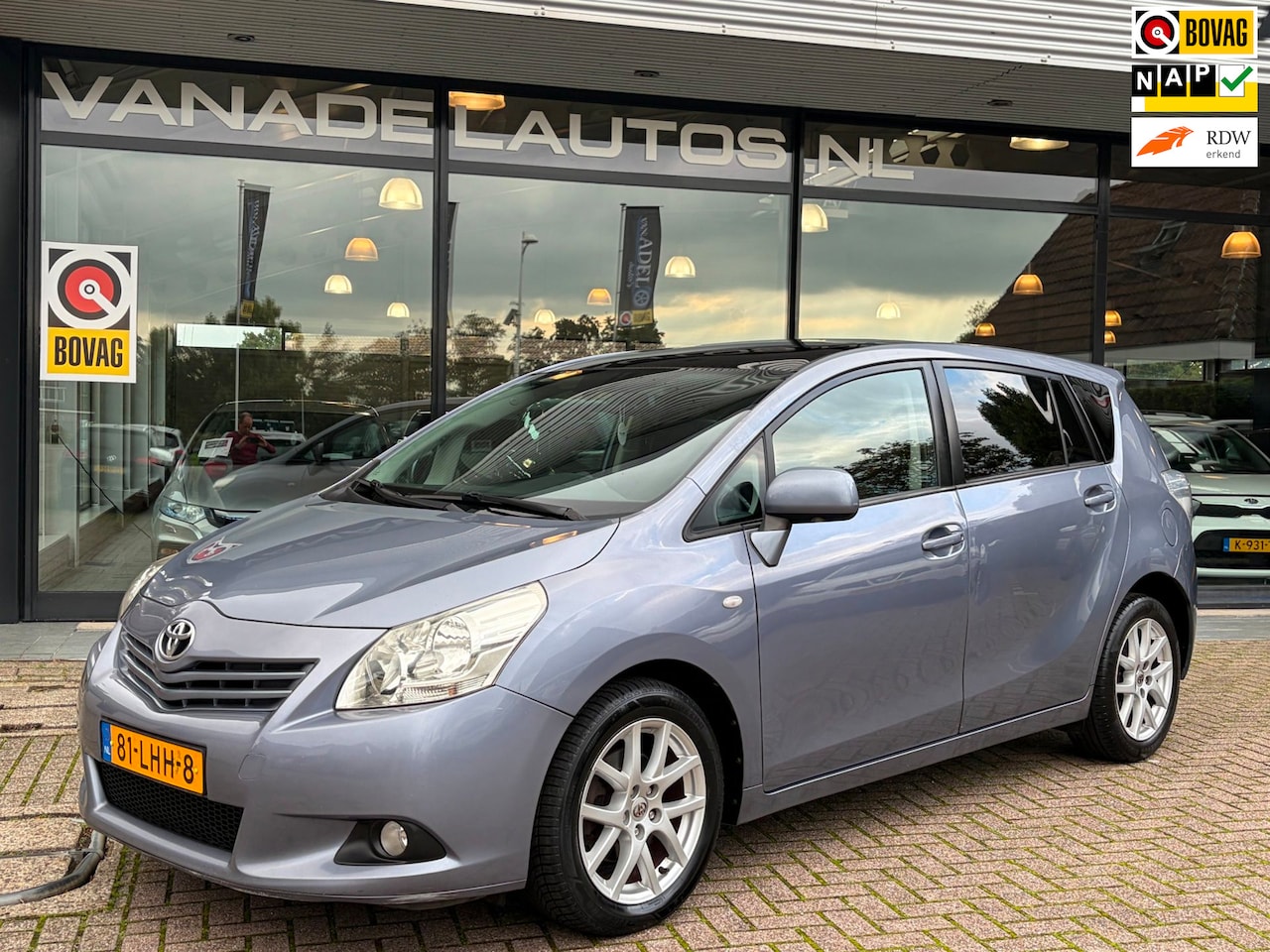 Toyota Verso - 1.8 VVT-i Business 7-Pers! Panorama Clima Cruise Camera Trekhaak NL-Auto NAP! - AutoWereld.nl