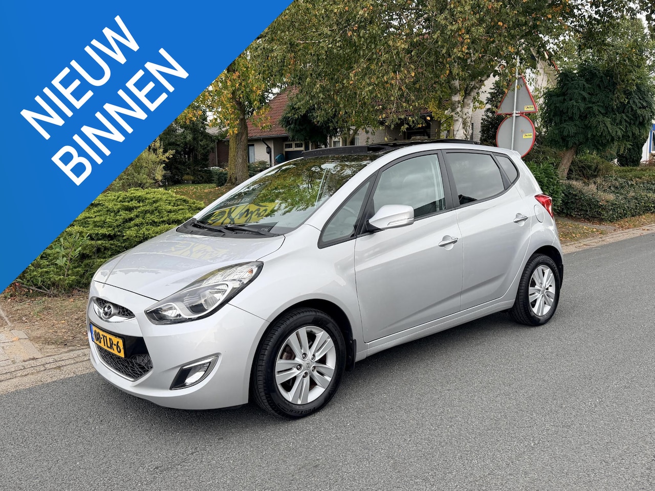 Hyundai ix20 - 1.6i i-Catcher 125PK Automaat•Pano•Leder - AutoWereld.nl