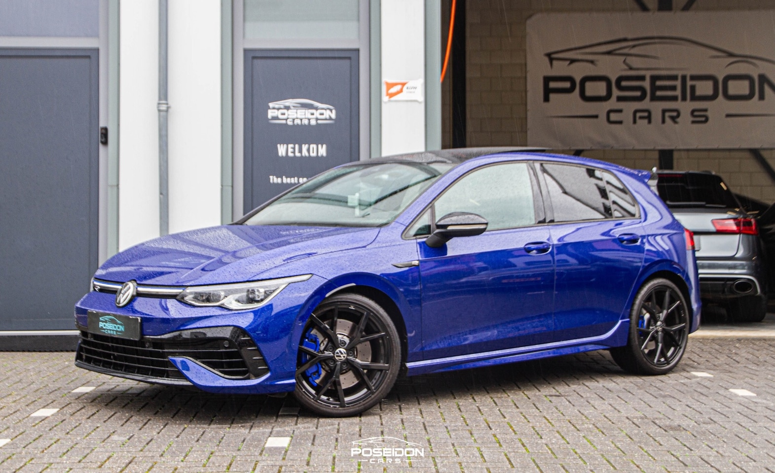 Volkswagen Golf - 2.0 TSI R 4Motion PANO | AKRAPOVIC | KEYLESS | ACC | HEAD-UP | BOMVOLL!! - AutoWereld.nl
