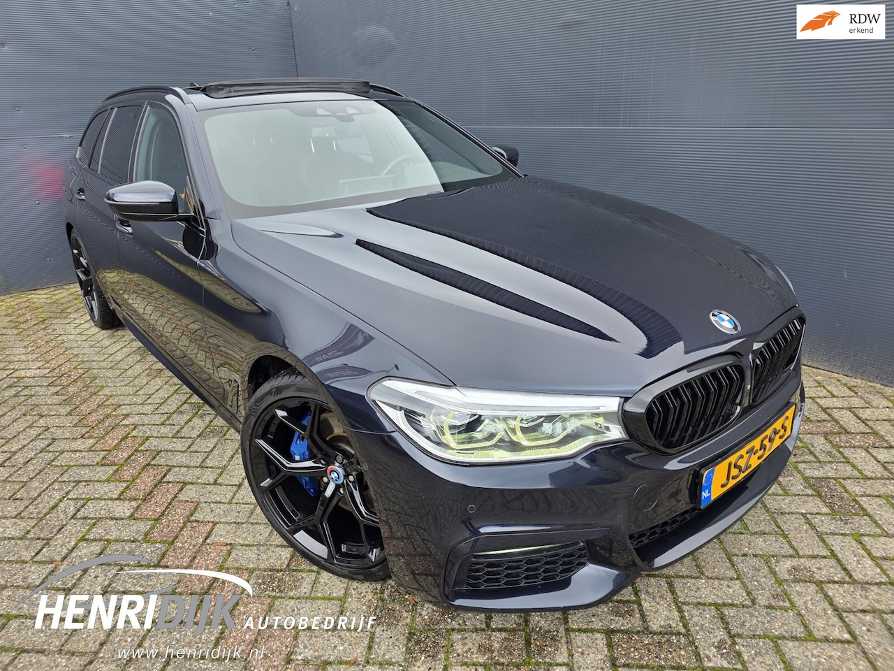 BMW 5-serie Touring - 530i xDrive High Executive M Sport Pano / 360 Camera / H&K / Navi / Elek Aklep - AutoWereld.nl
