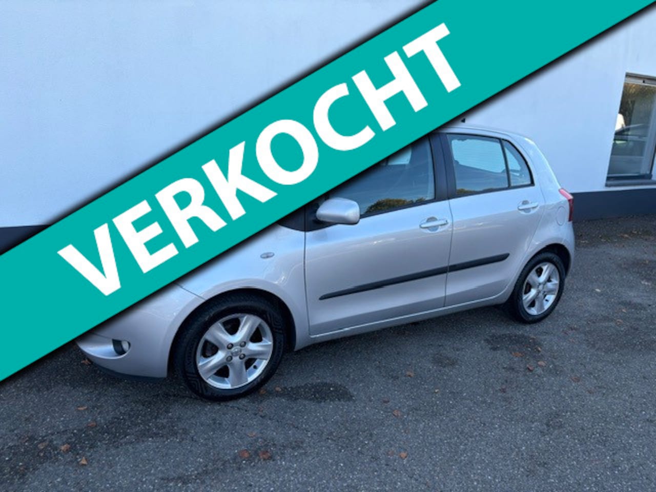 Toyota Yaris - 1.3 VVT-i Luna 1.3 VVTi Luna, '06, aut., 5-drs, lm velgen, trekhaak, clima ! - AutoWereld.nl