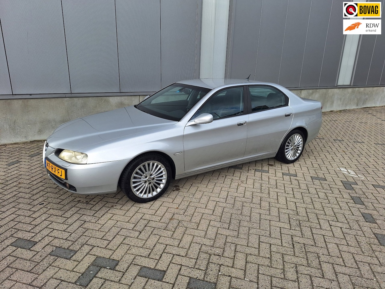 Alfa Romeo 166 - 3.2 V6 Distinctive 3.2 V6 Distinctive - AutoWereld.nl