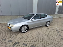 Alfa Romeo 166 - 3.2 V6 Distinctive